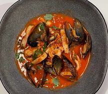 Cioppino с морепродуктам
