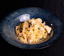 Паста с курицей и грибами