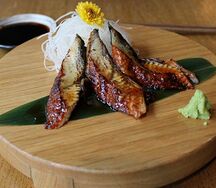 Сашими угорь