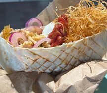 Шаурма в пите с курицей и картофелем пай