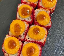 Ролл запеченный с окунем