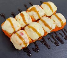 Ролл запеченный с угрем и сыром