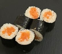 Мини-ролл с лососем