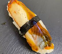 Суши с угрем