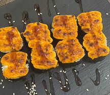 Ролл запеченный с окунем и креветкой