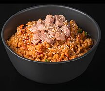 Рис отварной с курицей в соусе сливочный