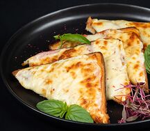 Хрустящие тосты с ветчиной и сыром
