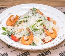 Цезарь с тигровыми креветками