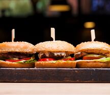 Сет из трёх любых минибургеров