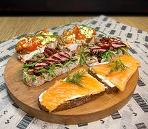 Трио брускетт