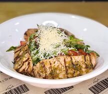 Сладкие томаты с индейкой на гриле