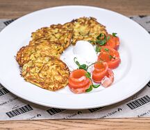 Картофельные драники с лососем