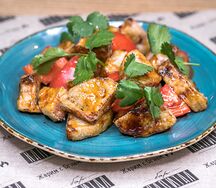 Салат из баклажанов с помидорами (в азиатском стиле)