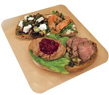 Брускетта с семгой, овощами и куриным паштетом