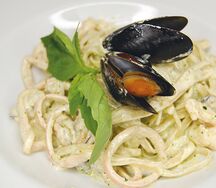 Паста с морепродуктами в сливочном соусе