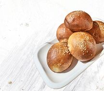 Булочка с кунжутом