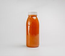 Свежевыжатый сок из шпината, яблока и моркови