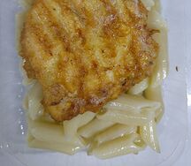 Куриная отбивная с макаронами