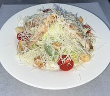 Салат Цезарь с курицей