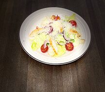 Салат Цезарь с курицей