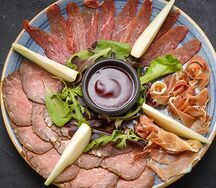 Мясная тарелка