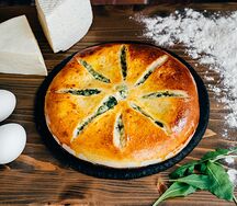 Хачапури со шпинатом и сыром