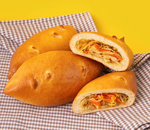 Пирожок печеный с капустой