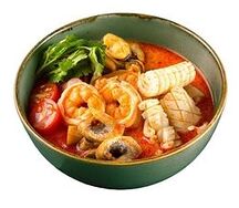 Том ям с морепродуктами