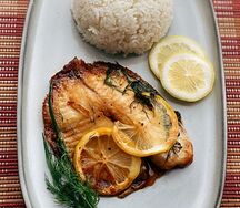 Рыба тиляпия запеченная в фольге с рисом на пару