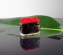 Гункан с икрой 