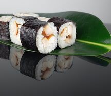 Классические роллы с курицей 