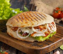 Шаурма в пите куриная