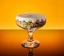 Гранола ягодная на йогурте