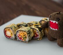 Горячий ролл Якусима (острый ролл)