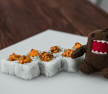 Запечённый ролл Рюкоку (острый ролл)