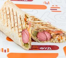 Сосиска в лаваше двойная