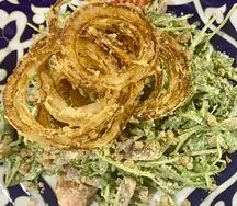 Салат с языком и рукколой
