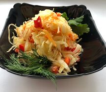 Салат из свежей капусты с перцем