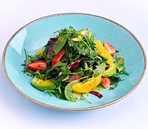 Микс с клубникой и авокадо