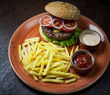 Бургер с котлетой из мраморной говядины