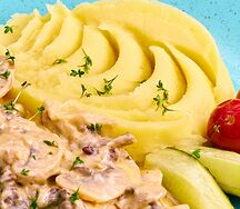 Телятина по-строгановски