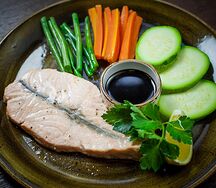 Стейк из семги с овощами на пару