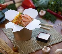 Вок с лапшой удон и овощами New