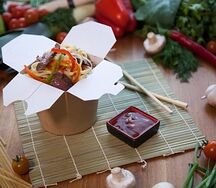 Вок с яичной лапшой и овощами New