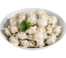 Пельмени с курицей и сметаной