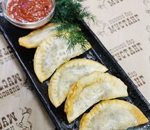 Мини-чебуреки с сыром и грибами
