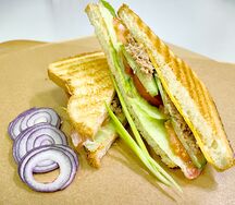 Сэндвич с тунцом