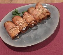 Рулетики из баклажанов с начинкой из сыра фета и грецкого ореха