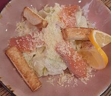 Цезарь с семгой