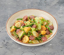 Картофельный салат с колбасками